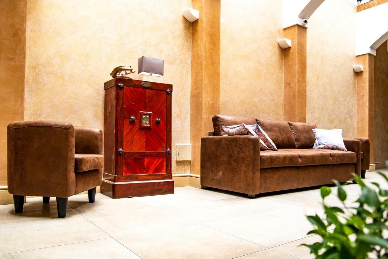 Gosciniec Asticus Bed & Breakfast Jaroslaw Bagian luar foto